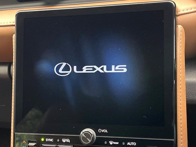 �y9.8�C���` �f�B�X�v���C�I�[�f�B�I�z���ʂ̃f�B�X�v���C��AppleCarPlay��AndroidAuto�����p�\�B�傫�ȉ�ʂŃX�}�z�i�r�A�v���������p���������܂���