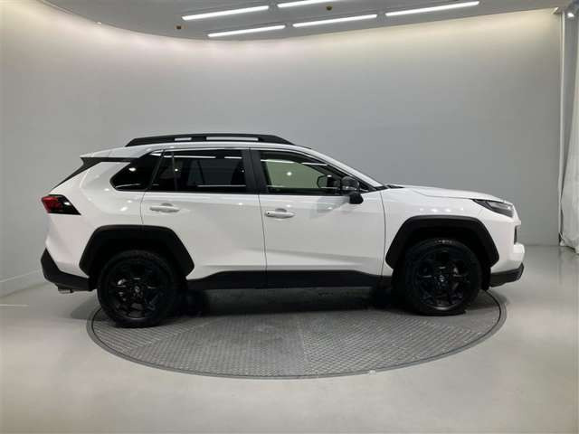 RAV42.5 ハイブリッド アドベンチャー オフロードパッケージ II E-Four 4WD