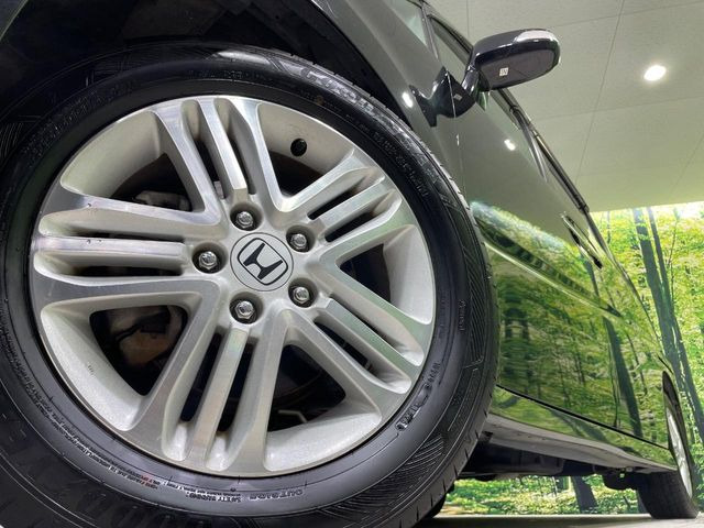 �y����16�C���`�A���~�z�C�[���z�O�ςɃ}�b�`���������A���~�z�C�[���𑕒����Ă���܂��B�e��ЊO�A���~�z�C�[����A�X�^�b�h���X�^�C�����戵�����Ă���܂��B���񂲑��k����������