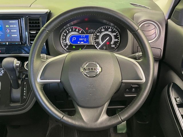 �y�X�e�A�����O�X�C�b�`�z�^�]���A�O������ڐ������炷���ƂȂ��A�I�[�f�B�I���̑��삪�\�ȕ֗��@�\!���S&���K�ȃh���C�u�����o���Ă���܂���