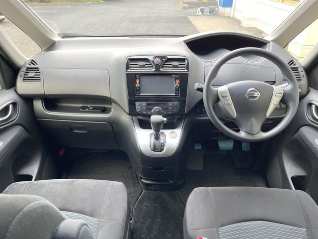 セレナ2.0 20X Vセレクション+Safety S-HYBRID