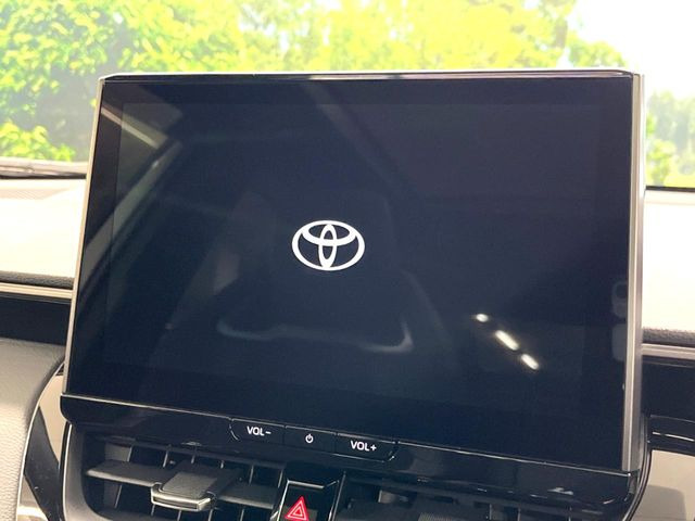 �y10.5�C���` �f�B�X�v���C�I�[�f�B�I�z���ʂ̃f�B�X�v���C��AppleCarPlay��AndroidAuto�����p�\�B�傫�ȉ�ʂŃX�}�z�i�r�A�v���������p���������܂���