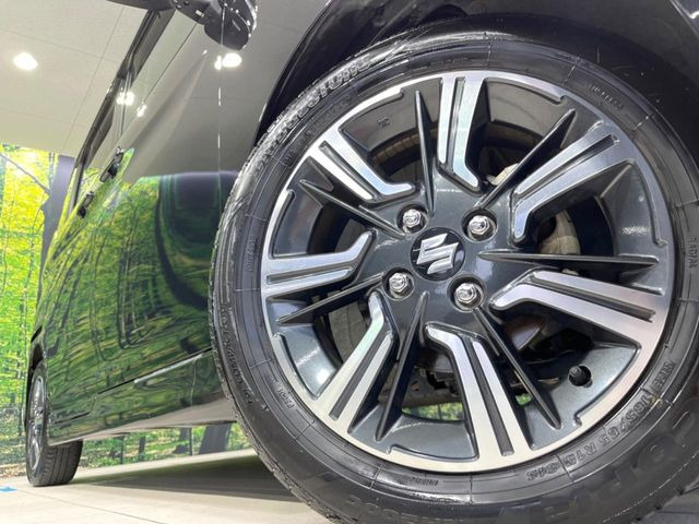 �y����15�C���`�A���~�z�C�[���z�O�ςɃ}�b�`���������A���~�z�C�[���𑕒����Ă���܂��B�e��ЊO�A���~�z�C�[����A�X�^�b�h���X�^�C�����戵�����Ă���܂��B���񂲑��k����������