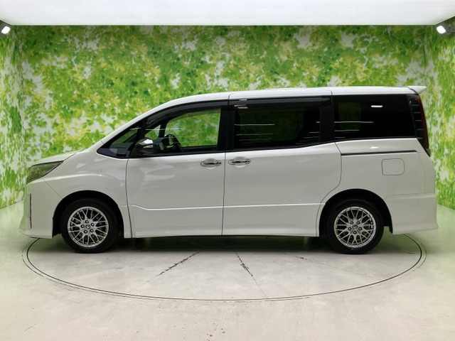ノア1.8 ハイブリッド Si W×B III