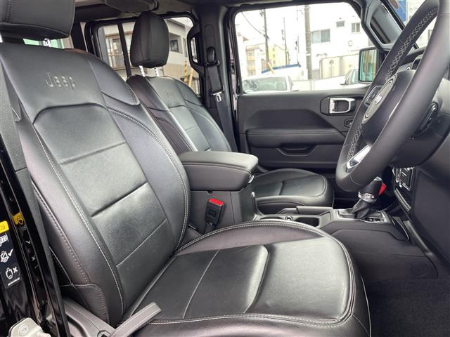 ラングラーアンリミテッド サハラ 4WD