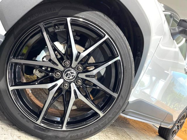 �y����19�C���`�A���~�z�C�[���z�O�ςɃ}�b�`���������A���~�z�C�[���𑕒����Ă���܂��B�e��ЊO�A���~�z�C�[����A�X�^�b�h���X�^�C�����戵�����Ă���܂��B���񂲑��k����������