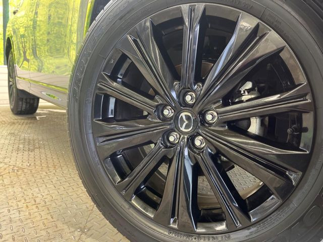 �y����19�C���`�A���~�z�C�[���z�O�ςɃ}�b�`���������A���~�z�C�[���𑕒����Ă���܂��B�e��ЊO�A���~�z�C�[����A�X�^�b�h���X�^�C�����戵�����Ă���܂��B���񂲑��k����������