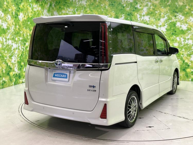 ノア1.8 ハイブリッド Si W×B III