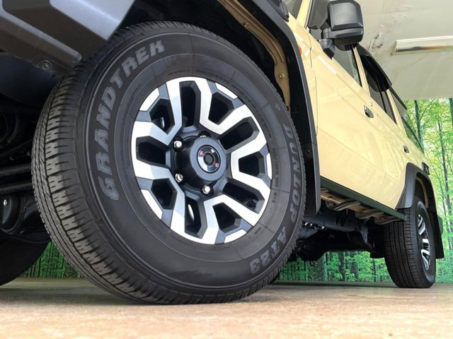 �y����16�C���`�A���~�z�C�[���z�O�ςɃ}�b�`���������A���~�z�C�[���𑕒����Ă���܂��B�e��ЊO�A���~�z�C�[����A�X�^�b�h���X�^�C�����戵�����Ă���܂��B���񂲑��k����������