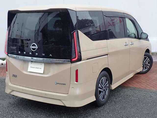 セレナ1.4 e-POWER ハイウェイスターV