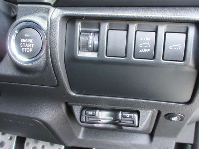 �y���N����4WD�z���N��������w�����̖����x���Ⴂ�܂�! �������ፑ�H�c�Ŏ��v�̍���4WD�Ԃ𐔑�����肻�낦! �n��Ɋ��Y�����J�[���C���i�b�v���I���b�N�X�̎����ł��B