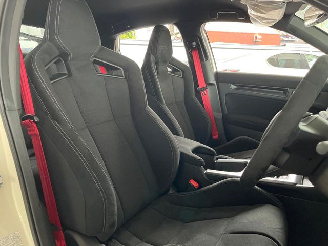 �^�]�Ȃ܂��ɂ͏\���ȃX�y�[�X������A�啿�ȕ��ł��������^�]���Ă�����������ł��B