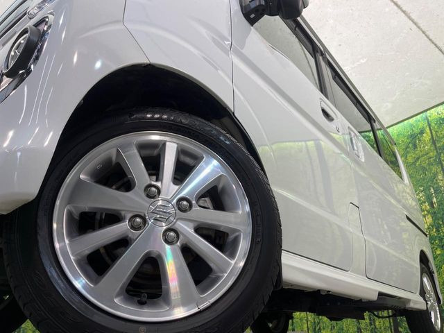 �y����14�C���`�A���~�z�C�[���z�O�ςɃ}�b�`���������A���~�z�C�[���𑕒����Ă���܂��B�e��ЊO�A���~�z�C�[����A�X�^�b�h���X�^�C�����戵�����Ă���܂��B���񂲑��k����������