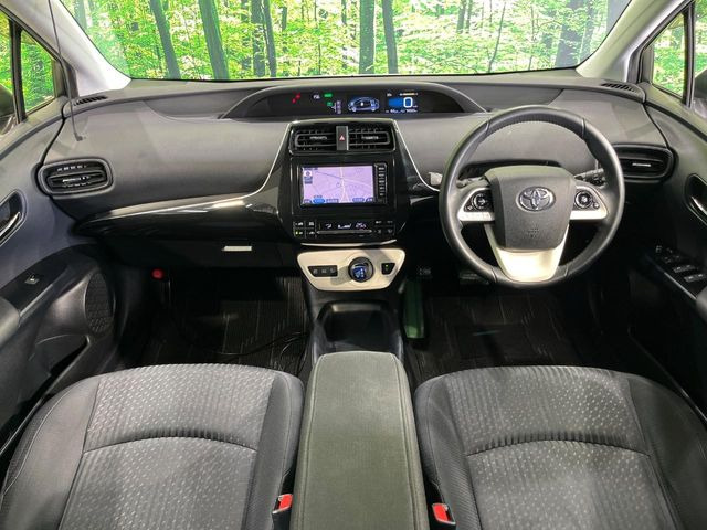 プリウス1.8 S