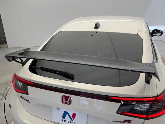 �y��^�����X�|�C���[�z�X�|�[�c�J�[�炵�����O�b�ƈ�������^�����X�|�C���[�𑕒��􍂑����s���̃X�^�r���e�B(���s���萫)����ɖ𗧂��܂��B