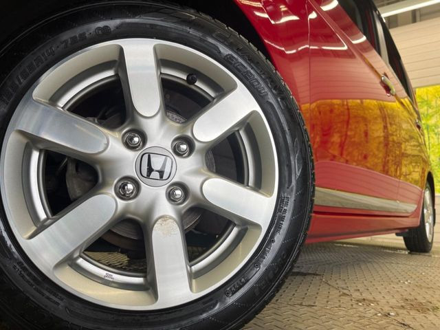 �y����14�C���`�A���~�z�C�[���z�O�ςɃ}�b�`���������A���~�z�C�[���𑕒����Ă���܂��B�e��ЊO�A���~�z�C�[����A�X�^�b�h���X�^�C�����戵�����Ă���܂��B���񂲑��k����������