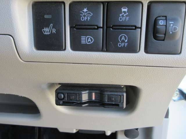 �y���N����4WD�z���N��������w�����̖����x���Ⴂ�܂�! �������ፑ�H�c�Ŏ��v�̍���4WD�Ԃ𐔑�����肻�낦! �n��Ɋ��Y�����J�[���C���i�b�v���I���b�N�X�̎����ł��B