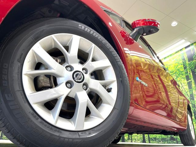 �y����15�C���`�A���~�z�C�[���z�O�ςɃ}�b�`���������A���~�z�C�[���𑕒����Ă���܂��B�e��ЊO�A���~�z�C�[����A�X�^�b�h���X�^�C�����戵�����Ă���܂��B���񂲑��k����������