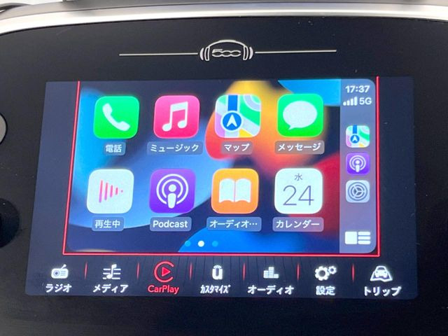 ��Apple Car Play:�X�}�z�Ƃ̗L���ڑ��ŁA�i�r�E�I�[�f�B�I�Đ��ȂǃX�}�z�̃A�v���@�\����ʂł��g����֗��@�\�ł�!