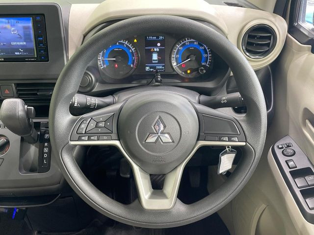 �y�X�e�A�����O�X�C�b�`�z�^�]���A�O������ڐ������炷���ƂȂ��A�I�[�f�B�I���̑��삪�\�ȕ֗��@�\!���S&���K�ȃh���C�u�����o���Ă���܂���