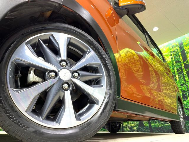 �y15�C���`�A���~�z�C�[���z�O�ςɃ}�b�`�����A���~�z�C�[���𑕒����Ă���܂��B�e��A���~�z�C�[����A�X�^�b�h���X�^�C�����戵�����Ă���܂��B���񂲑��k����������