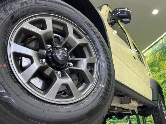 �y����15�C���`�A���~�z�C�[���z�O�ςɃ}�b�`���������A���~�z�C�[���𑕒����Ă���܂��B�e��ЊO�A���~�z�C�[����A�X�^�b�h���X�^�C�����戵�����Ă���܂��B���񂲑��k����������
