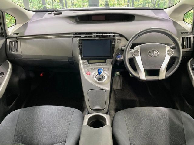 プリウス1.8 S