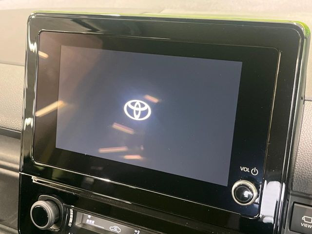 �y8�C���` �f�B�X�v���C�I�[�f�B�I�z���ʂ̃f�B�X�v���C��AppleCarPlay��AndroidAuto�����p�\�B�傫�ȉ�ʂŃX�}�z�i�r�A�v���������p���������܂���