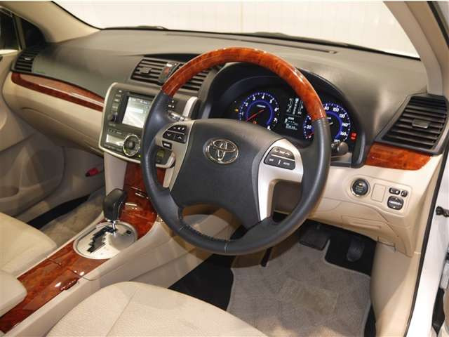 プレミオ1.8 X EXパッケージ 4WD