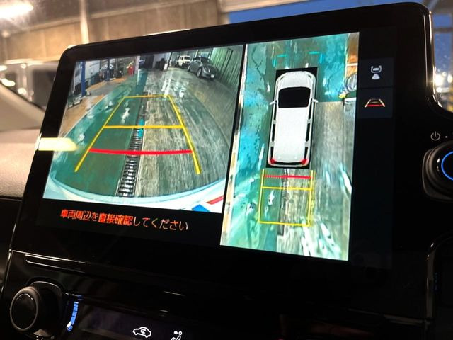 【パノラミックビューモニター】専用のカメラにより、上から見下ろしたような視点で360度クルマの周囲を確認することができます☆死角部分も確認しやすく、狭い場所での切り返しや駐車もスムーズに行えます。