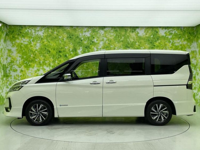 セレナ1.2 e-POWER ハイウェイスターV