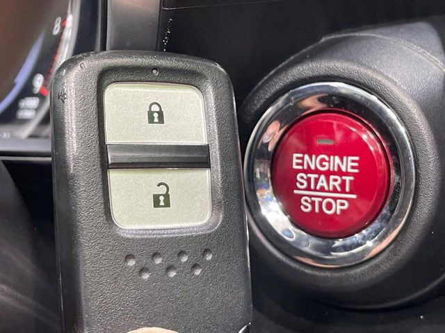 �yHonda�X�}�[�g�L�[�z�J�o����|�P�b�g�ɓ��ꂽ�܂܂ł��h�A�̎{���E�������\�ȃX�}�[�g�L�[�𑕔��B�G���W���̃I���E�I�t�����J�M�����o���K�v����������Ƃ��Ă��֗��ł���