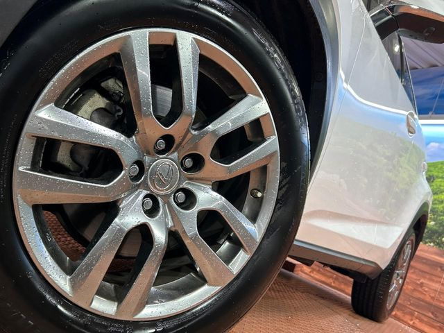 �y����18�C���`�A���~�z�C�[���z�O�ςɃ}�b�`���������A���~�z�C�[���𑕒����Ă���܂��B�e��ЊO�A���~�z�C�[����A�X�^�b�h���X�^�C�����戵�����Ă���܂��B���񂲑��k����������