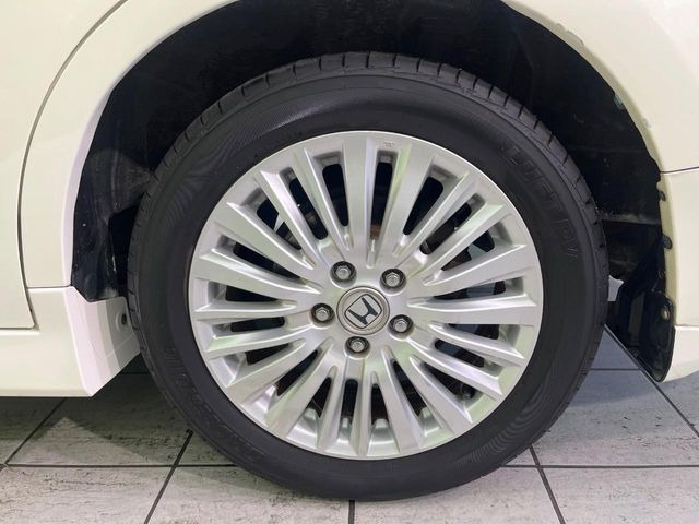 �y����17�C���`�A���~�z�C�[���z�O�ςɃ}�b�`���������A���~�z�C�[���𑕒����Ă���܂��B�e��ЊO�A���~�z�C�[����A�X�^�b�h���X�^�C�����戵�����Ă���܂��B���񂲑��k����������