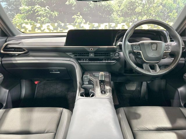 クラウンクロスオーバー2.5 G アドバンスト レザー パッケージ E-Four 4WD