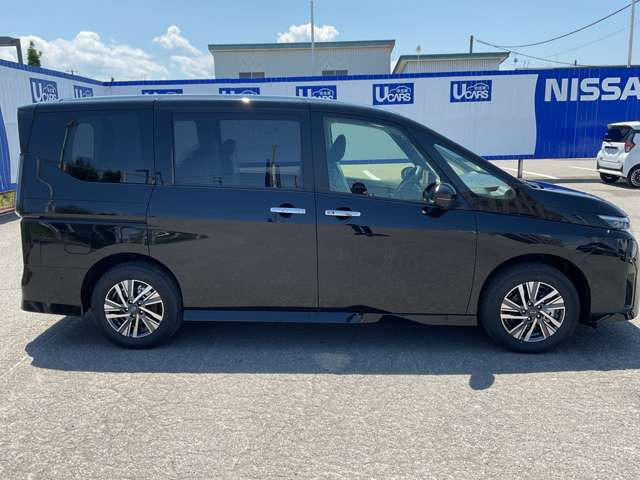 セレナ1.4 e-4ORCE ハイウェイスターV 4WD