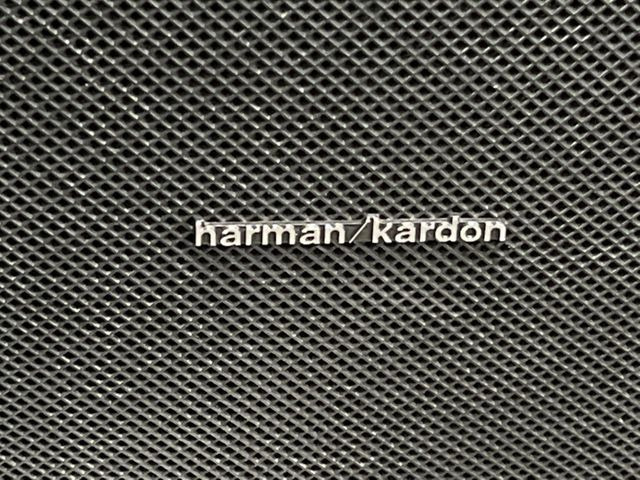 ��harman/kardon�T�E���h�V�X�e��:�I�[�f�B�I��僁�[�J�[����|����v���~�A���X�s�[�J�[�𑕔��B�����̃X�s�[�J�[����A���̗������܂ŕ����鍂�i���ȉ��y�����y���݂��������܂��B