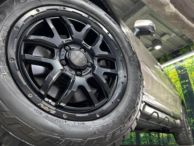 �y17�C���`�A���~�z�C�[���z�O�ςɃ}�b�`�����A���~�z�C�[���𑕒����Ă���܂��B�e��A���~�z�C�[����A�X�^�b�h���X�^�C�����戵�����Ă���܂��B���񂲑��k����������