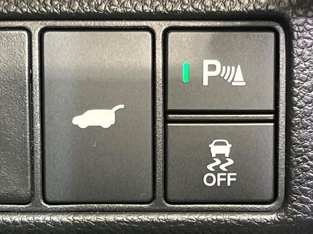 【コーナーセンサー】バンパーに付いたセンサーが障害物を検知!一定の距離に近づくとアラートで教えてくれます♪狭い駐車スペースや車庫入れ時も安心ですね☆