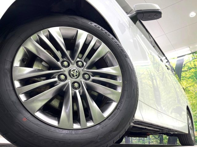 �y����18�C���`�A���~�z�C�[���z�O�ςɃ}�b�`���������A���~�z�C�[���𑕒����Ă���܂��B�e��ЊO�A���~�z�C�[����A�X�^�b�h���X�^�C�����戵�����Ă���܂��B���񂲑��k����������