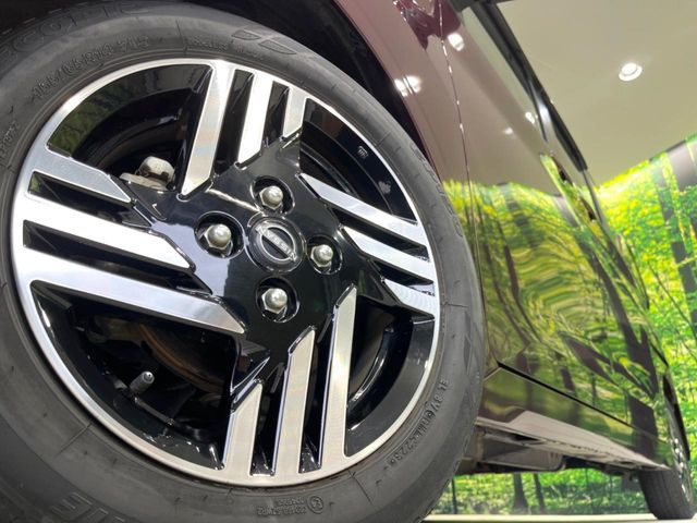 �y����14�C���`�A���~�z�C�[���z�O�ςɃ}�b�`���������A���~�z�C�[���𑕒����Ă���܂��B�e��ЊO�A���~�z�C�[����A�X�^�b�h���X�^�C�����戵�����Ă���܂��B���񂲑��k����������