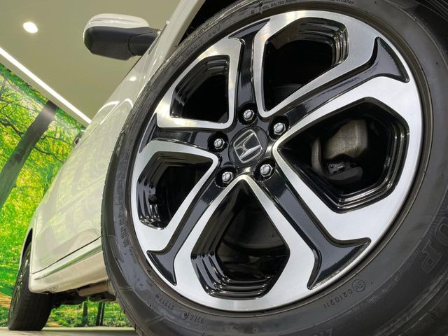 �y����17�C���`�A���~�z�C�[���z�O�ςɃ}�b�`���������A���~�z�C�[���𑕒����Ă���܂��B�e��ЊO�A���~�z�C�[����A�X�^�b�h���X�^�C�����戵�����Ă���܂��B���񂲑��k����������