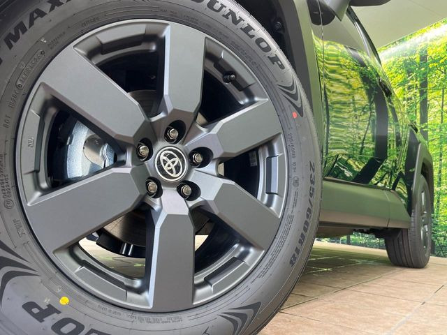 �y����18�C���`�A���~�z�C�[���z�O�ςɃ}�b�`���������A���~�z�C�[���𑕒����Ă���܂��B�e��ЊO�A���~�z�C�[����A�X�^�b�h���X�^�C�����戵�����Ă���܂��B���񂲑��k����������
