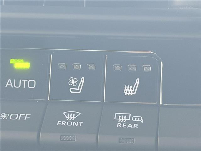 クラウンクロスオーバー2.5 G アドバンスト レザー パッケージ E-Four 4WD