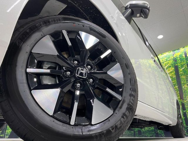 �y����16�C���`�A���~�z�C�[���z�O�ςɃ}�b�`���������A���~�z�C�[���𑕒����Ă���܂��B�e��ЊO�A���~�z�C�[����A�X�^�b�h���X�^�C�����戵�����Ă���܂��B���񂲑��k����������