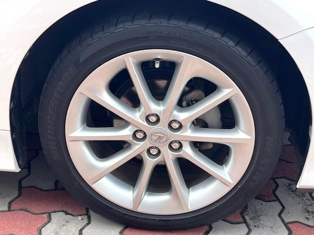 �y����17�C���`�A���~�z�C�[���z�O�ςɃ}�b�`���������A���~�z�C�[���𑕒����Ă���܂��B�e��ЊO�A���~�z�C�[����A�X�^�b�h���X�^�C�����戵�����Ă���܂��B���񂲑��k����������