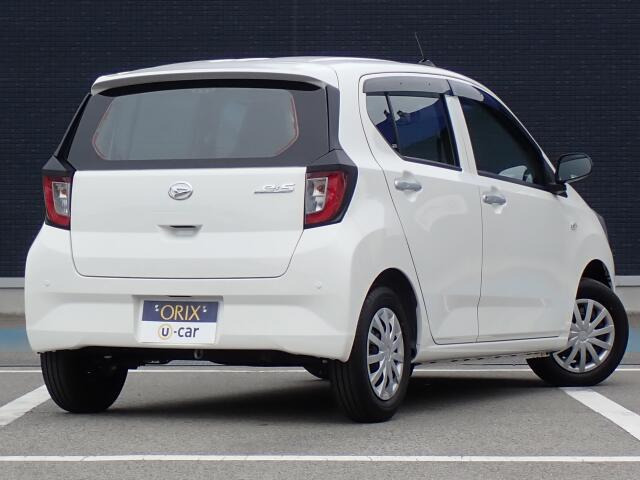 オリックス認定中古車は厳選した上質な車輌のみをお届け致します。全車にプロの職人による徹底した内外装の清掃、磨き上げ処理を施しております。