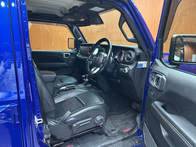 ラングラーアンリミテッド サハラ 4WD
