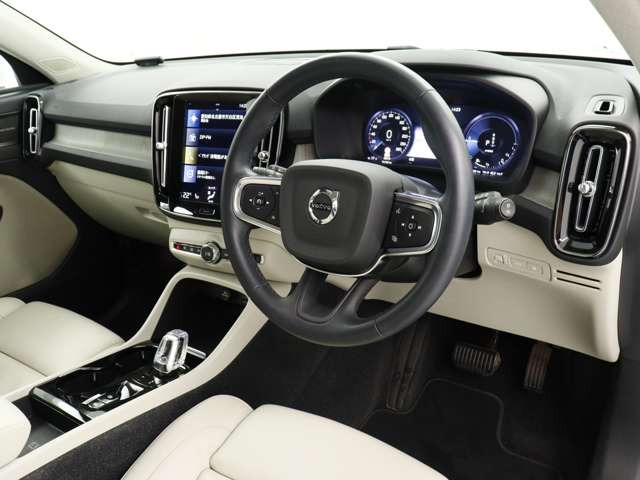 XC40リチャージ プラグイン ハイブリッド T5 インスクリプション