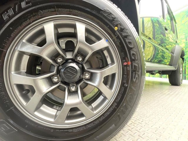 �y�����A���~�z�C�[���z�O�ςɃ}�b�`���������A���~�z�C�[���𑕒����Ă���܂��B�e��ЊO�A���~�z�C�[����A�X�^�b�h���X�^�C�����戵�����Ă���܂��B���񂲑��k����������